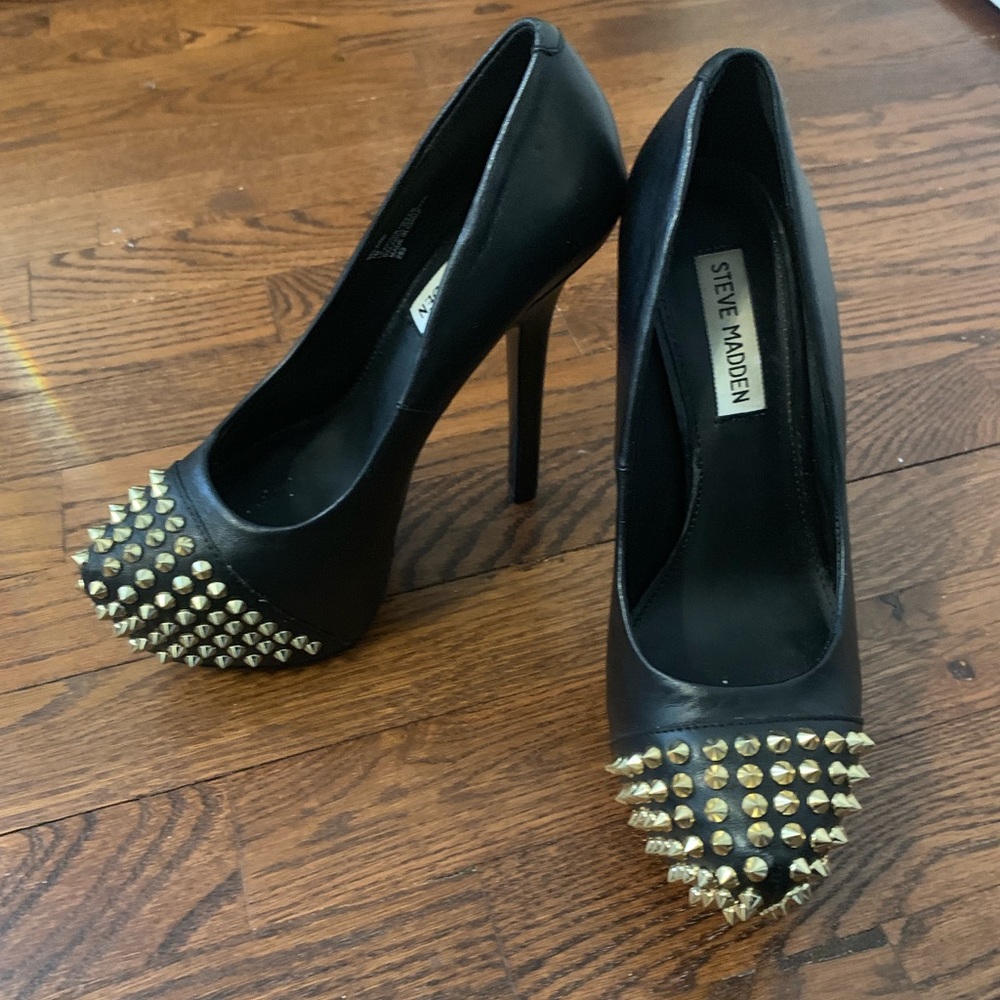 Steve Madden studded toe sky high heels - size 7